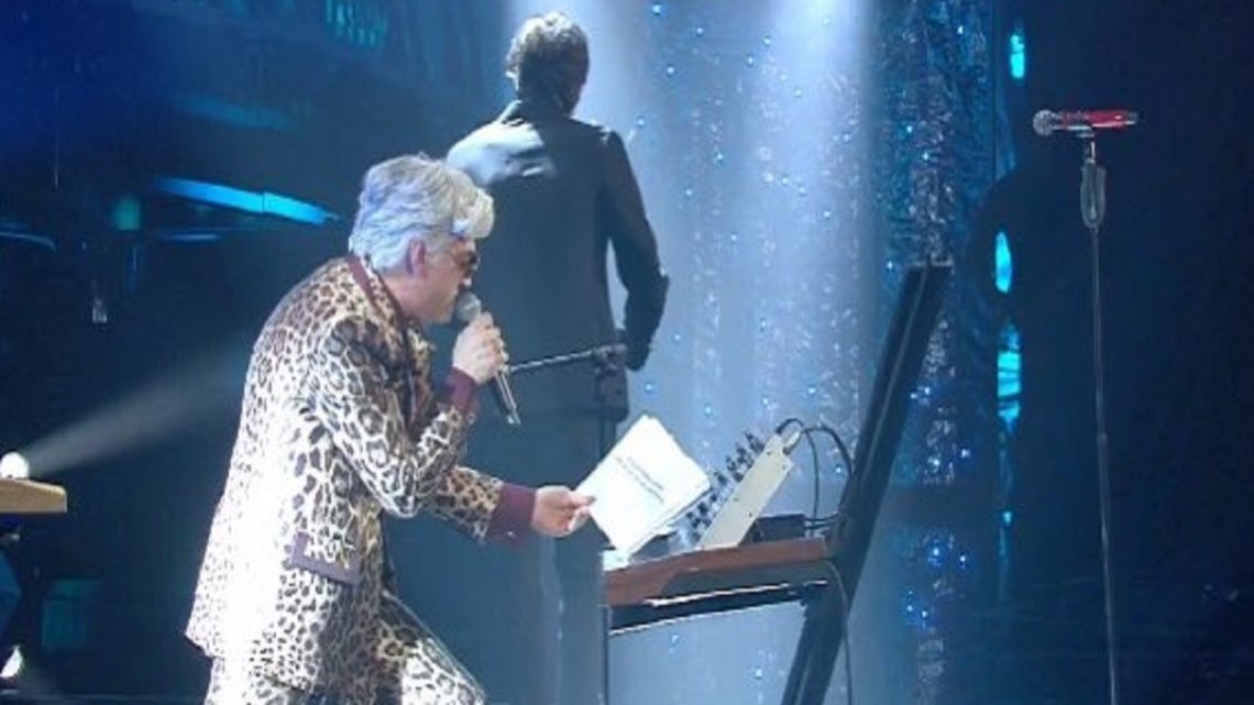 Clamoroso al Festival di Sanremo, Bugo lascia il palco durante l’esibizione Clamoroso al Festival di Sanremo, Bugo lascia il palco durante l’esibizione