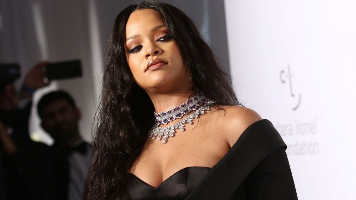Una foto in lingerie di Rihanna fa impazzire Instagram (FOTO) Una foto in lingerie di Rihanna fa impazzire Instagram (FOTO)