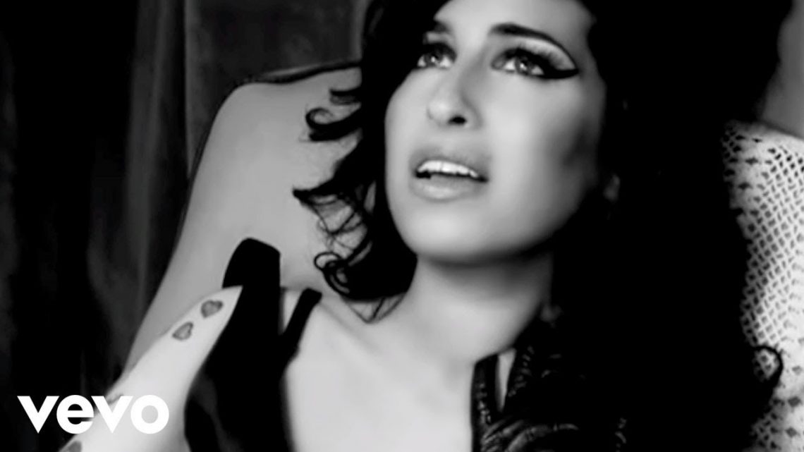 Amy Winehouse, 12 anni fa il suo trionfo ai Grammy Awards Amy Winehouse, 12 anni fa il suo trionfo ai Grammy Awards