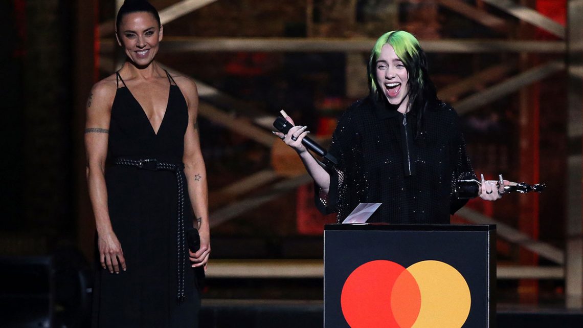 Brit Awards 2020, Billie Eilish vince tutto Brit Awards 2020, Billie Eilish vince tutto