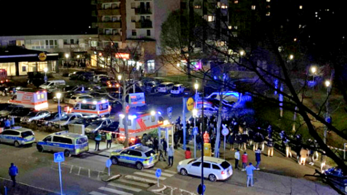 Ultim’ora: Sparatoria in un bar in Germania, 8 morti e 5 feriti Ultim’ora: Sparatoria in un bar in Germania, 8 morti e 5 feriti