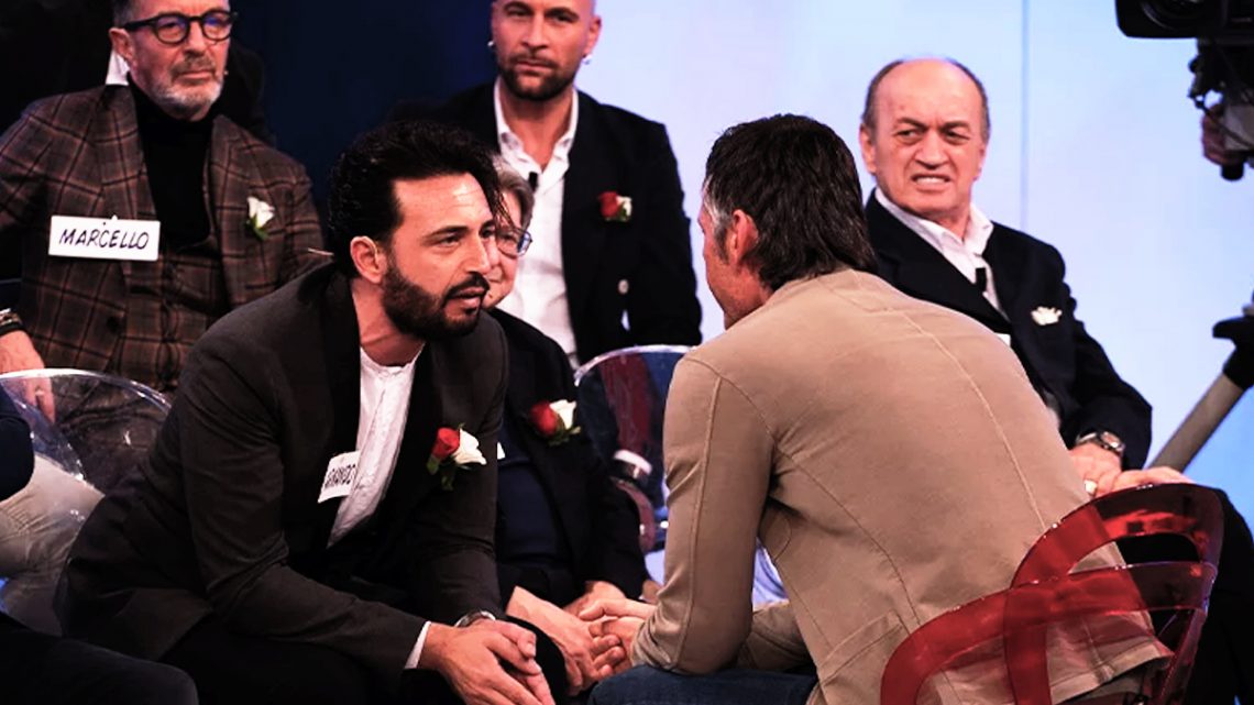 Uomini e Donne 26.02.2020: Marcello conquista “tutte” Uomini e Donne 26.02.2020: Marcello conquista “tutte”