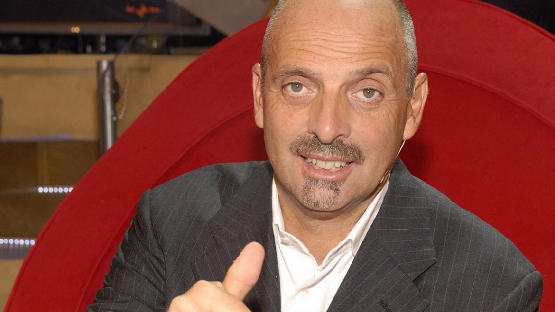 Live – Non è la d’Urso: Paolo Brosio ha una giovane fidanzata ma nessuno lo sapeva! Live – Non è la d’Urso: Paolo Brosio ha una giovane fidanzata ma nessuno lo sapeva!