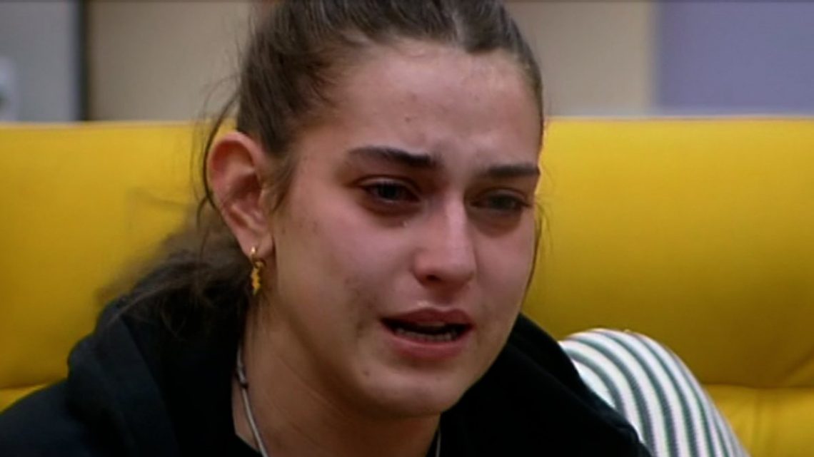 Amici, Gaia in lacrime dopo l’attacco di Loredana Berté Amici, Gaia in lacrime dopo l’attacco di Loredana Berté