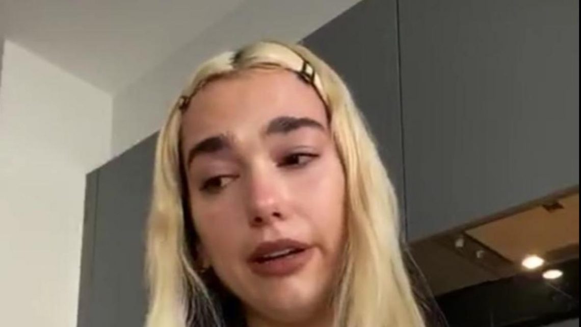 Dua Lipa in lacrime su instagram, rubate alcune sue canzoni Dua Lipa in lacrime su instagram, rubate alcune sue canzoni