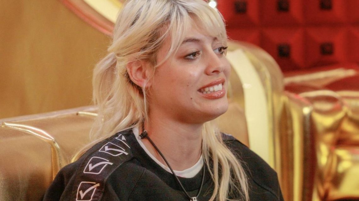 Grande Fratello Vip, è scontro fra la Marini e Asia Valente Grande Fratello Vip, è scontro fra la Marini e Asia Valente