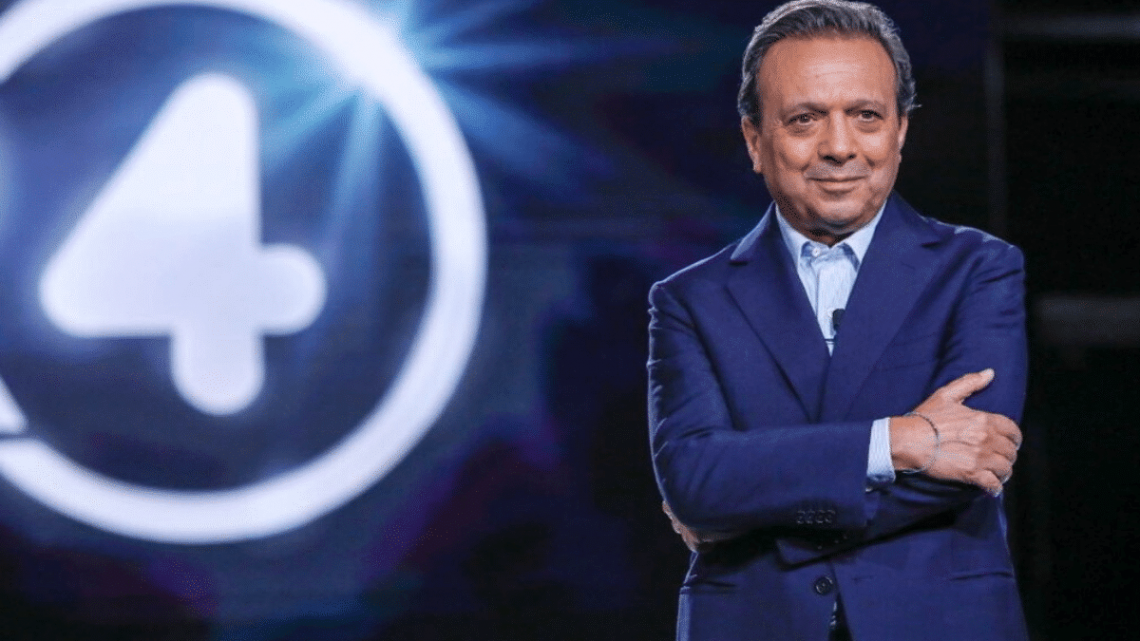 Piero Chiambretti positivo al Coronavirus, ricoverato con la madre a Torino Piero Chiambretti positivo al Coronavirus, ricoverato con la madre a Torino