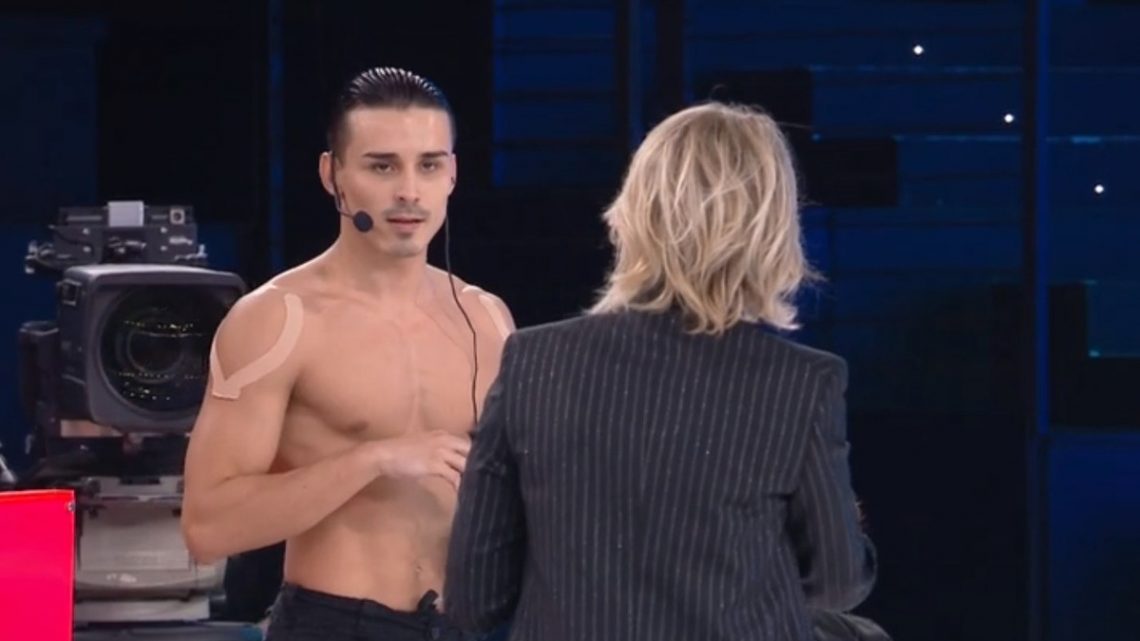 Amici 19, l’eliminato della terza puntata del serale è VALENTIN, pagelle e voti Amici 19, l’eliminato della terza puntata del serale è VALENTIN, pagelle e voti