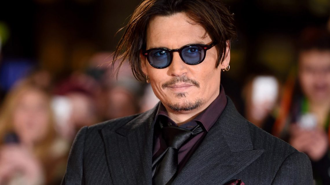 Un intruso entra nella villa di Johnny Depp e si fa anche la doccia Un intruso entra nella villa di Johnny Depp e si fa anche la doccia