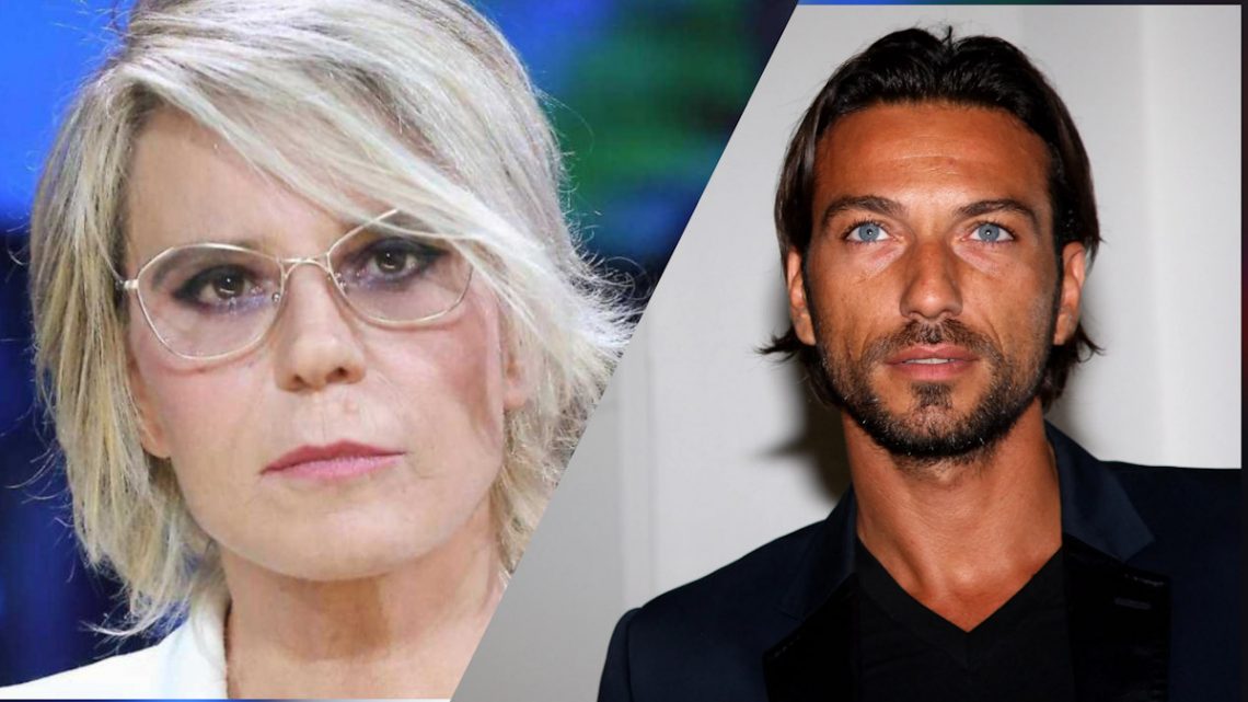 Costantino Vitagliano contro Maria De Filippi, “Ecco perché mi ha cacciato e non posso lavorare più in TV” Costantino Vitagliano contro Maria De Filippi, “Ecco perché mi ha cacciato e non posso lavorare più in TV”