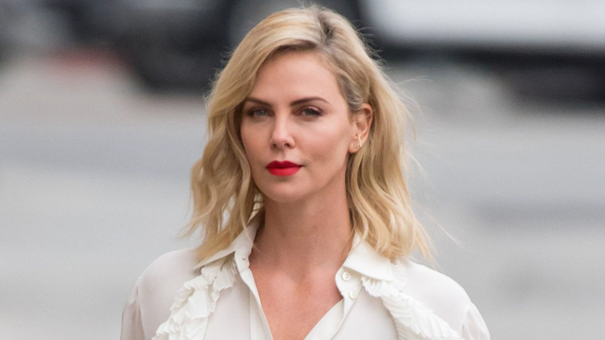 Charlize Theron nel wrestling? L’attrice strizza l’occhio
