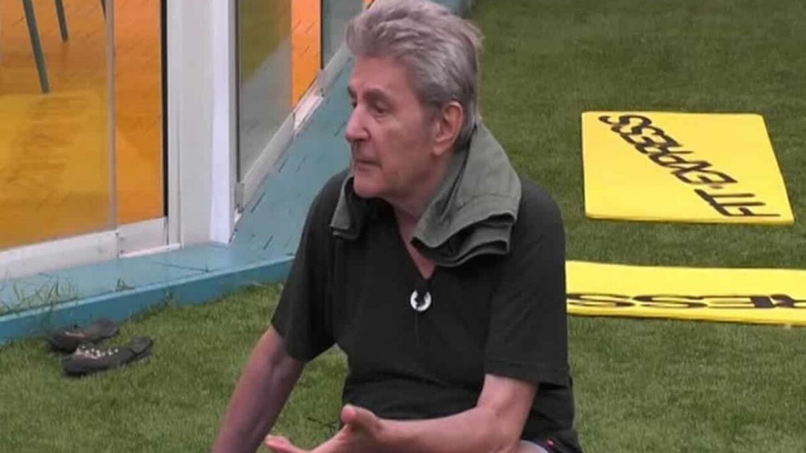 Grande Fratello Vip, Fausto Leali: frasi shock “Hitler fan di Mussolini” il web chiede la squalifica Grande Fratello Vip, Fausto Leali: frasi shock “Hitler fan di Mussolini” il web chiede la squalifica