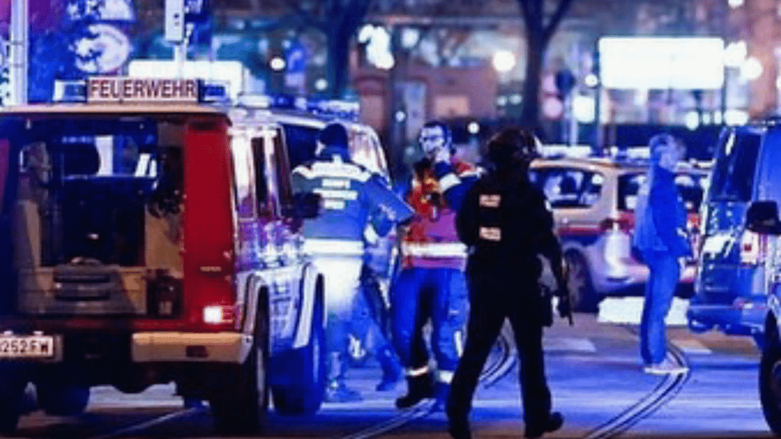 Attentato in Austria: 7 morti e un’esplosione. Possibili ostaggi. (AGGIORNAMENTI e VIDEO) Attentato in Austria: 7 morti e un’esplosione. Possibili ostaggi. (AGGIORNAMENTI e VIDEO)