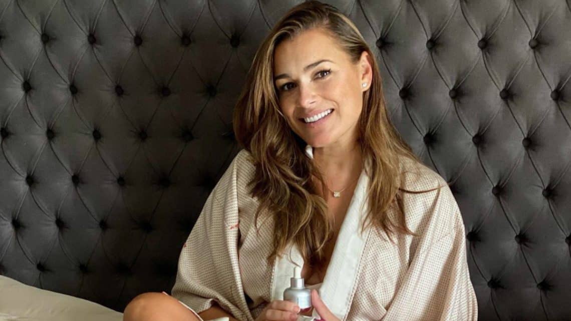 Alena Seredova positiva al Coronavirus: “Positiva e sintomatica”. Ecco la sua condizione Alena Seredova positiva al Coronavirus: “Positiva e sintomatica”. Ecco la sua condizione