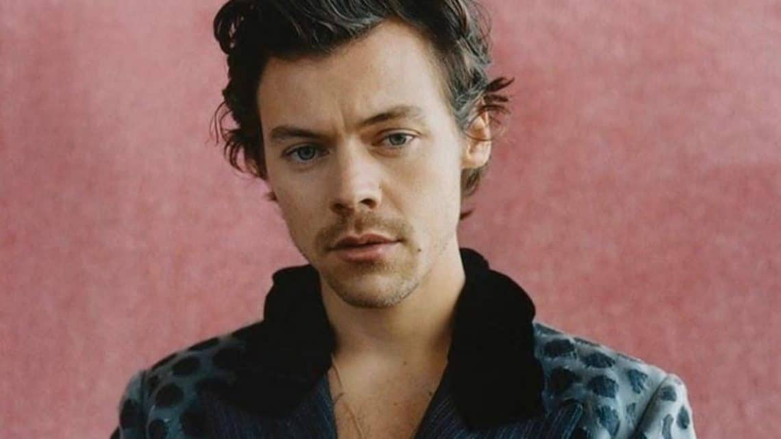 Ecco il bellissimo video backstage di GOLDEN, il videoclip di Harry Styles girato in Italia Ecco il bellissimo video backstage di GOLDEN, il videoclip di Harry Styles girato in Italia