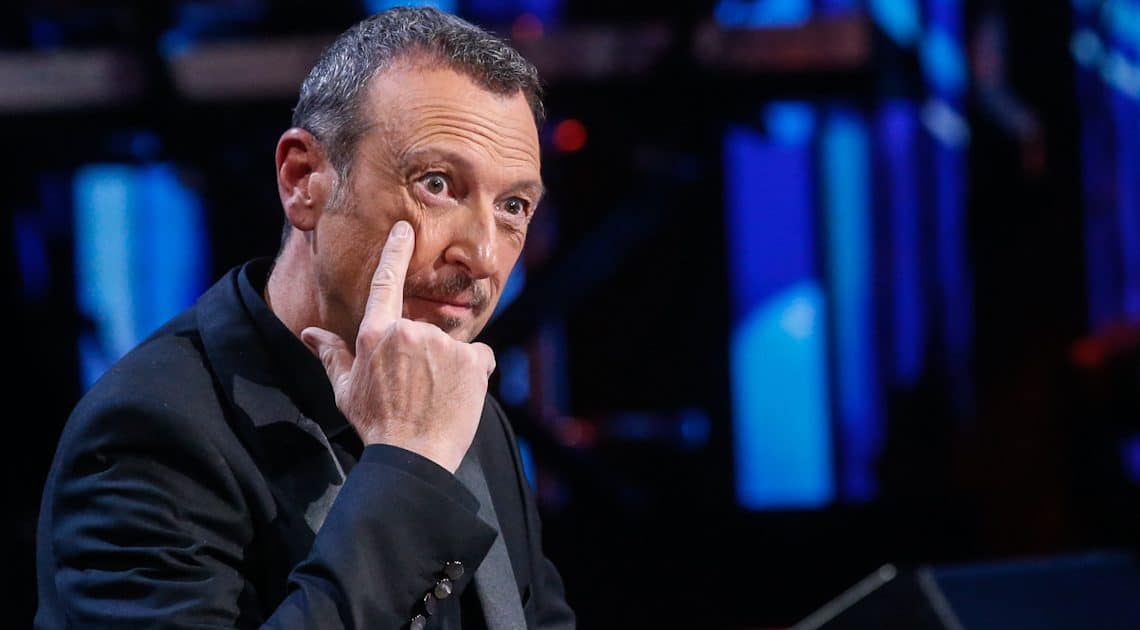 Si pensa ad un Festival di Sanremo in versione estiva. Ecco l’indiscrezione Si pensa ad un Festival di Sanremo in versione estiva. Ecco l’indiscrezione