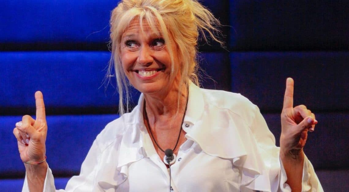 GF Vip, Maria Teresa Ruta il “ritorno”…faccia a faccia con Stefania e Tommaso (VIDEO) GF Vip, Maria Teresa Ruta il “ritorno”…faccia a faccia con Stefania e Tommaso (VIDEO)
