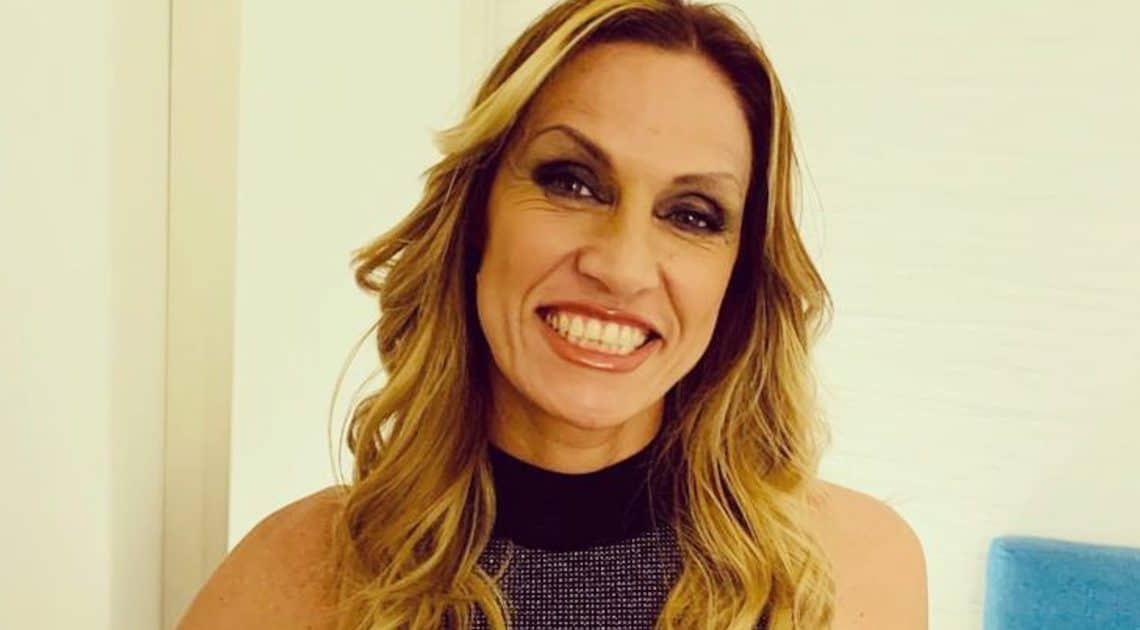 Domenica Live, Annalisa Minetti annuncia: “Forse tornerò a vedere” Domenica Live, Annalisa Minetti annuncia: “Forse tornerò a vedere”