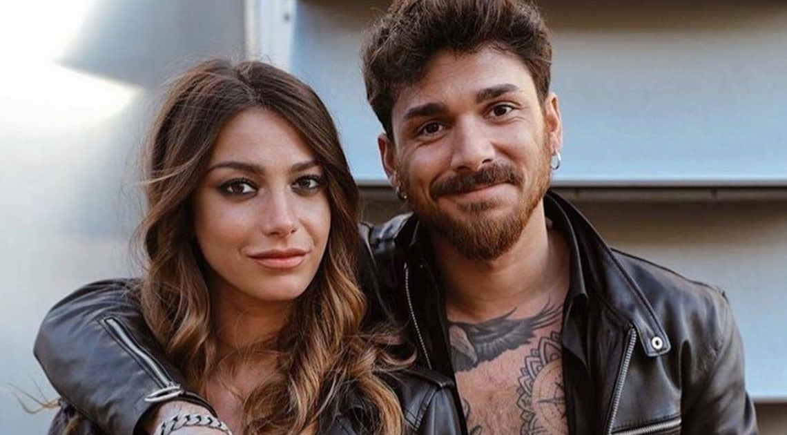 Isola dei Famosi, Andrea Cerioli confessa: “Sono proprio innamorato di Arianna, considero lei l’altra mia metà.” Isola dei Famosi, Andrea Cerioli confessa: “Sono proprio innamorato di Arianna, considero lei l’altra mia metà.”