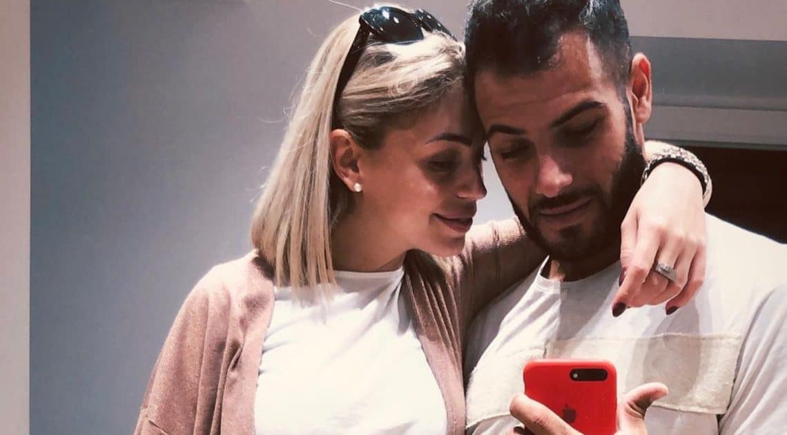 UeD, Alessia Cammarota e Aldo Palmeri hanno perso il loro terzo figlio: “Nessuna domanda, vi prego!” UeD, Alessia Cammarota e Aldo Palmeri hanno perso il loro terzo figlio: “Nessuna domanda, vi prego!”