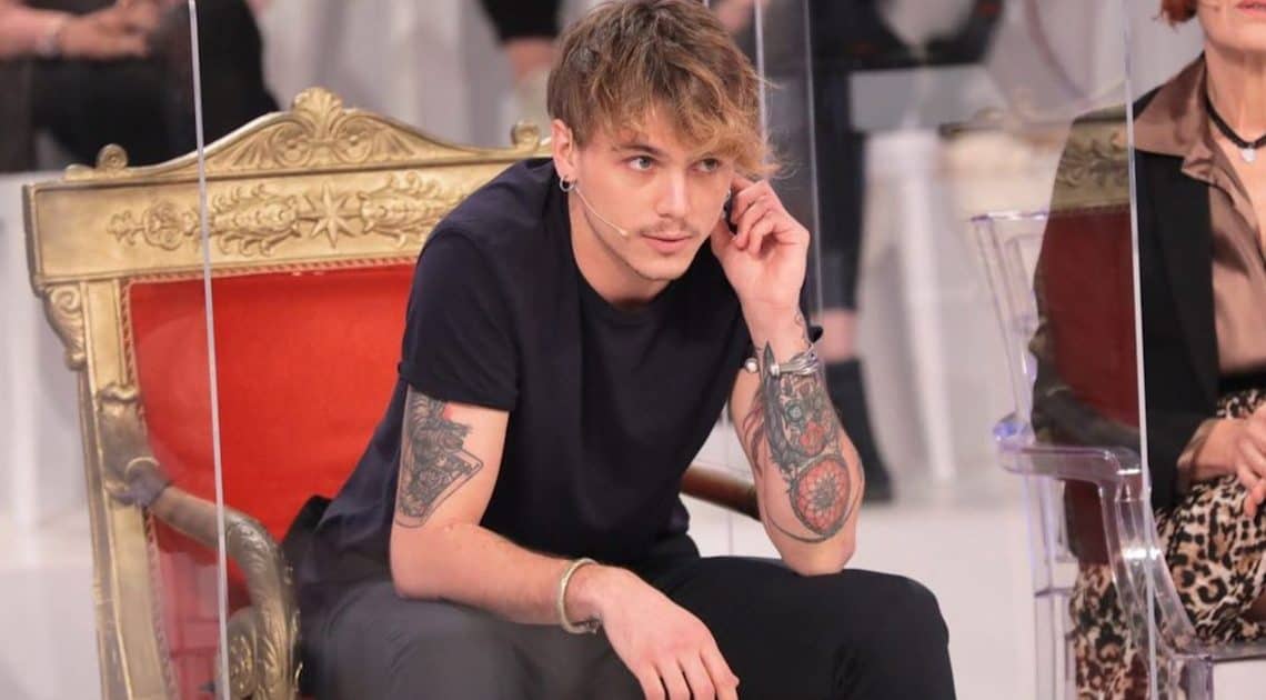 Anticipazioni Uomini e Donne, nella puntata di oggi duro confronto tra Giacomo Czerny e Carolina Ronca. Anticipazioni Uomini e Donne, nella puntata di oggi duro confronto tra Giacomo Czerny e Carolina Ronca.