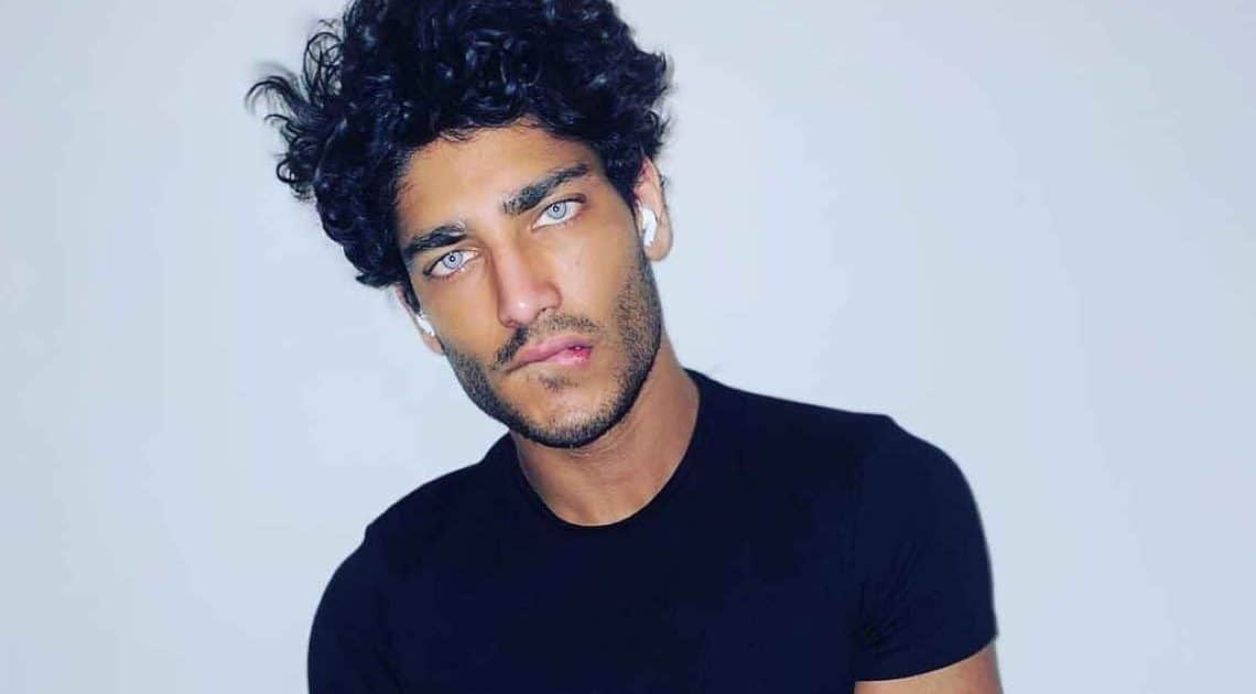 Kumar Akash si è operato agli occhi? Ecco la verità Kumar Akash si è operato agli occhi? Ecco la verità