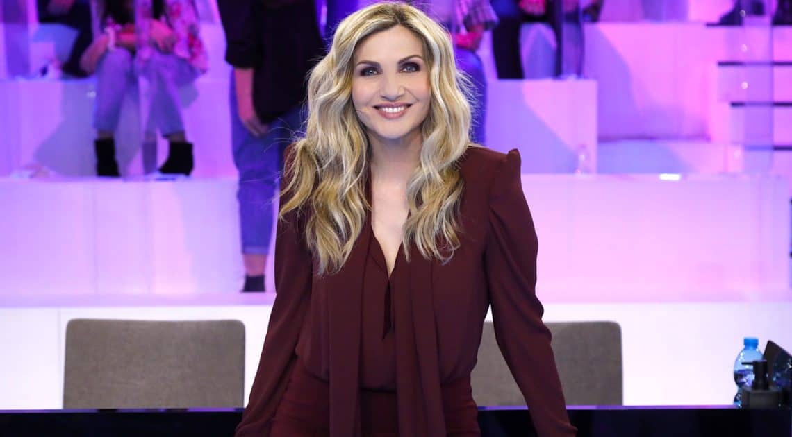 Amici 20, Lorella Cuccarini: “Ecco quello che sappiamo sulla semifinale e gli eliminati” Amici 20, Lorella Cuccarini: “Ecco quello che sappiamo sulla semifinale e gli eliminati”
