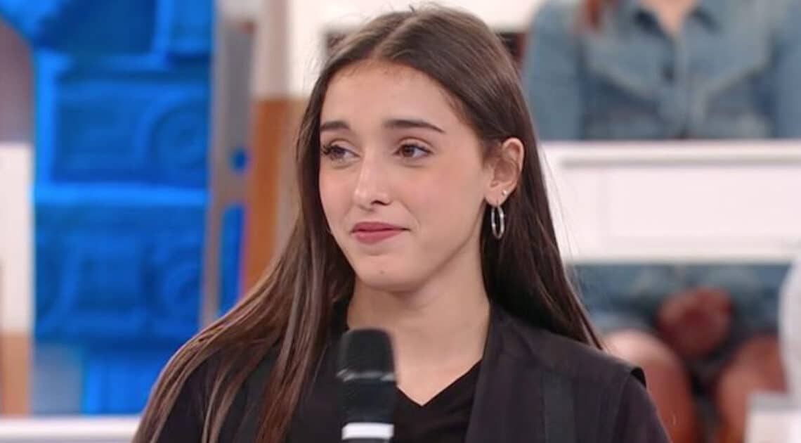 Amici 20, intervista alla mamma di Giulia: “È stata vittima di gravissimi episodi di bullismo”, e su Sangiovanni.. Amici 20, intervista alla mamma di Giulia: “È stata vittima di gravissimi episodi di bullismo”, e su Sangiovanni..