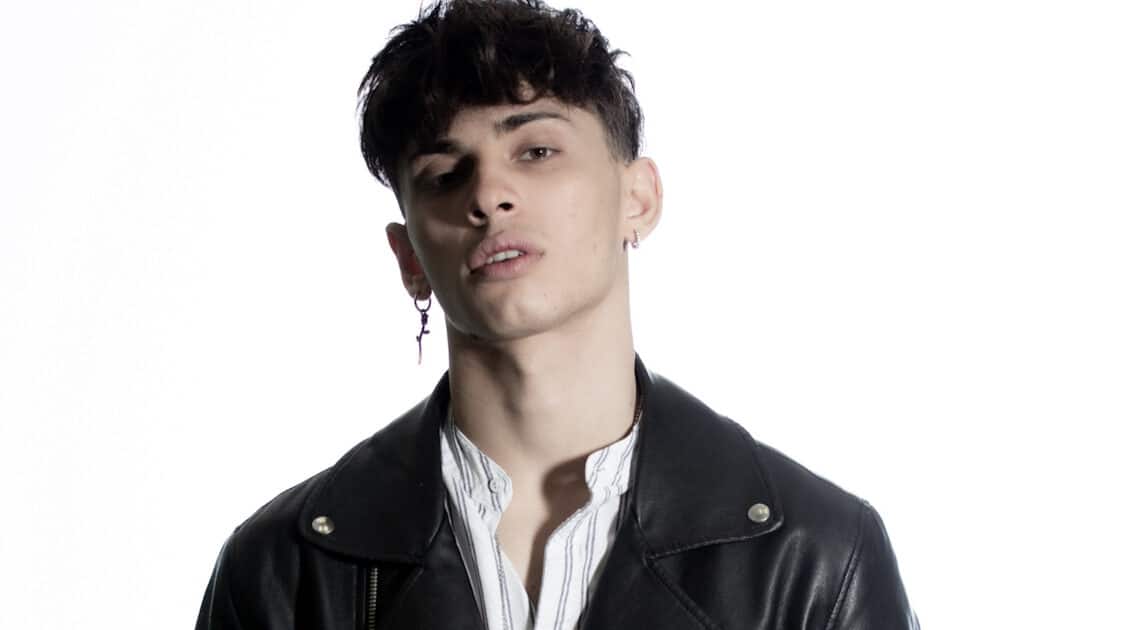 Deddy: “IL CIELO CONTROMANO” sul podio degli album più venduti della classifica ufficiale FIMI Deddy: “IL CIELO CONTROMANO” sul podio degli album più venduti della classifica ufficiale FIMI