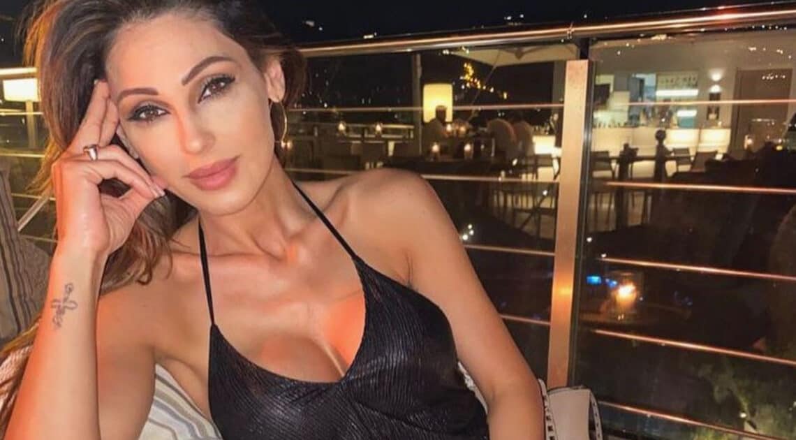 Anna Tatangelo: “Ecco la mia domenica” e smorza le polemiche con la D’Urso Anna Tatangelo: “Ecco la mia domenica” e smorza le polemiche con la D’Urso