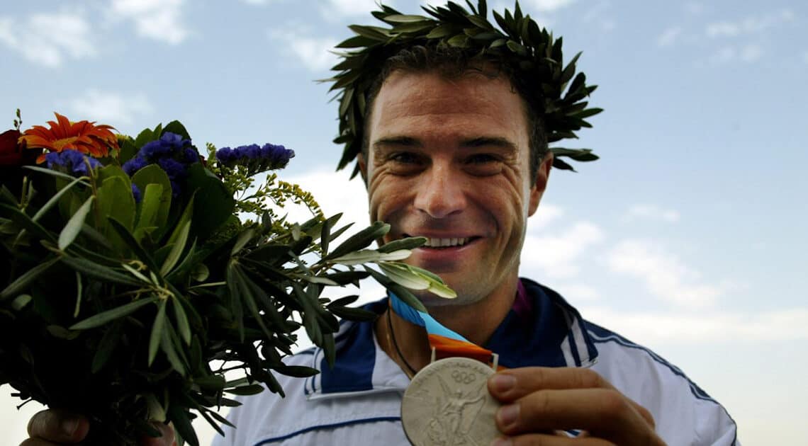 Paura per l’ex campione olimpico Antonio Rossi, ricoverato per un infarto. Ecco le condizioni Paura per l’ex campione olimpico Antonio Rossi, ricoverato per un infarto. Ecco le condizioni