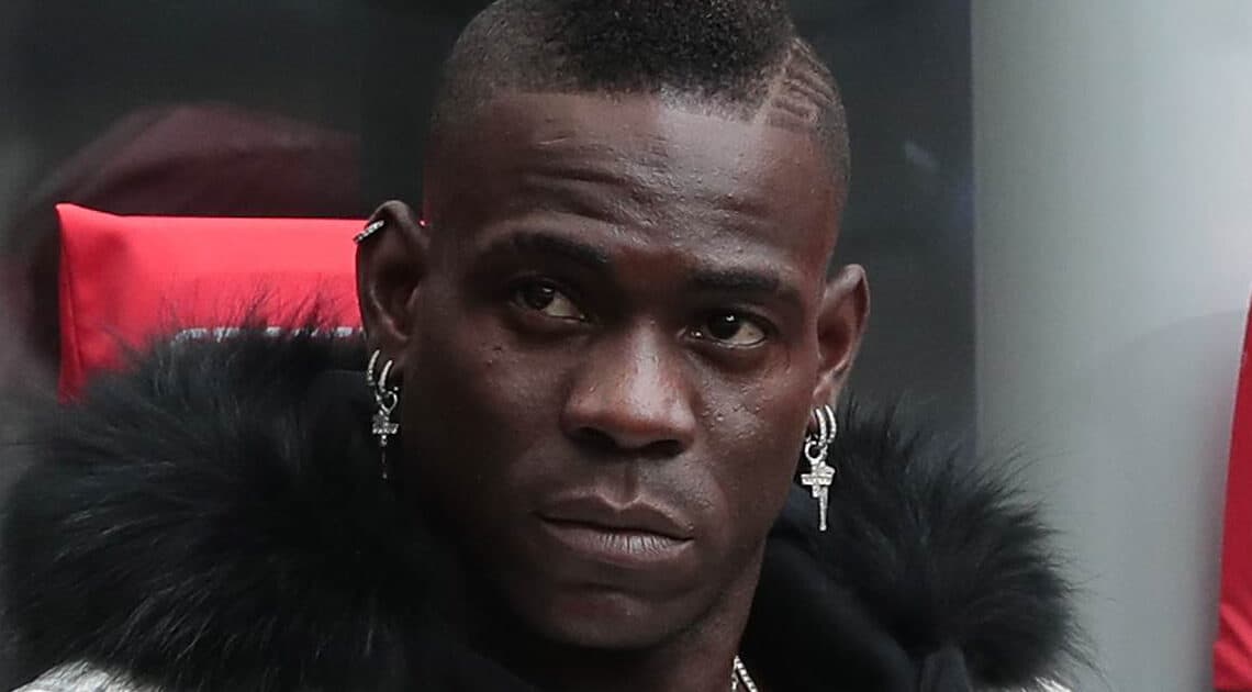 Balotelli su Instagram : “Le donne fanno figli per usare gli uomini come bancomat” la replica della ex è pesante Balotelli su Instagram : “Le donne fanno figli per usare gli uomini come bancomat” la replica della ex è pesante