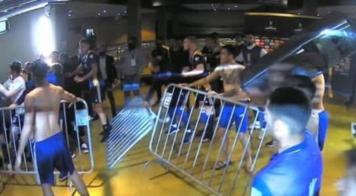 Incredibile rissa in Copa Libertadores (VIDEO) Incredibile rissa in Copa Libertadores (VIDEO)