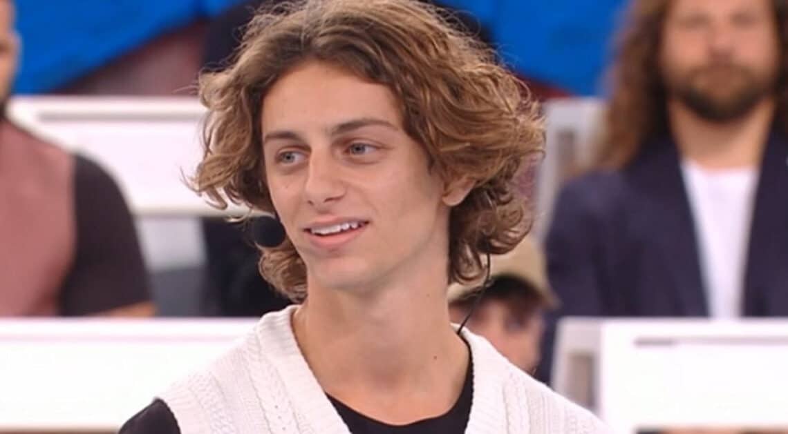 Amici 21, Lo sfogo di Albe dopo il serale “Ai giudici non piaccio, il prossimo a uscire sarò io” Amici 21, Lo sfogo di Albe dopo il serale “Ai giudici non piaccio, il prossimo a uscire sarò io”