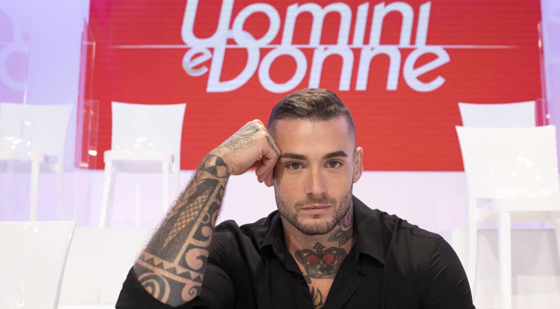 Anticipazioni UeD, Matteo esterna con Valeria, gelosia di Federica, parole grosse tra Diego e Armando Anticipazioni UeD, Matteo esterna con Valeria, gelosia di Federica, parole grosse tra Diego e Armando