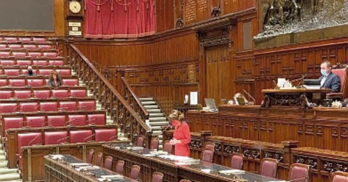 Camera dei Deputati, violenza sulle donne, in Aula per la discussione 8 deputati presenti su 630