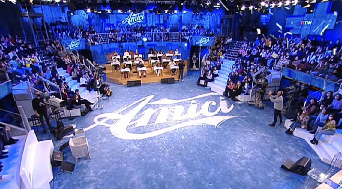 Amici 21, arriva un provvedimento disciplinare per gli allievi Amici 21, arriva un provvedimento disciplinare per gli allievi