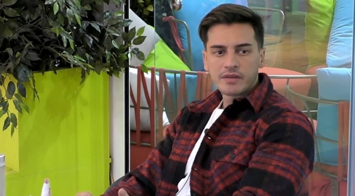 GF Vip, Alessandro Basciano “Ci hanno informati sulla guerra ma sono stati vaghi” GF Vip, Alessandro Basciano “Ci hanno informati sulla guerra ma sono stati vaghi”