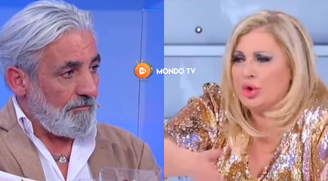 UeD, “Sei un bozzurro” Tina Cipollari asfalta il cavaliere Biagio UeD, “Sei un bozzurro” Tina Cipollari asfalta il cavaliere Biagio