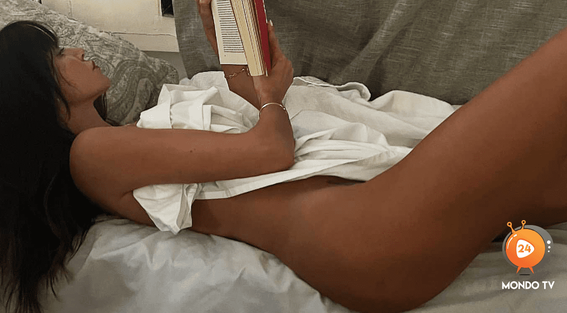 Belen nuda fa impazzire il web e poi show al ristorante di Briatore (VIDEO) Belen nuda fa impazzire il web e poi show al ristorante di Briatore (VIDEO)