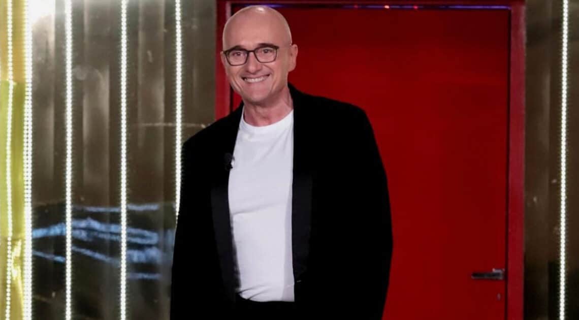 Anticipazioni GF Vip, Alex torna in Casa per l’ultimo confronto con Delia e Soleil, doppia eliminazione, proclamazione terzo finalista Anticipazioni GF Vip, Alex torna in Casa per l’ultimo confronto con Delia e Soleil, doppia eliminazione, proclamazione terzo finalista