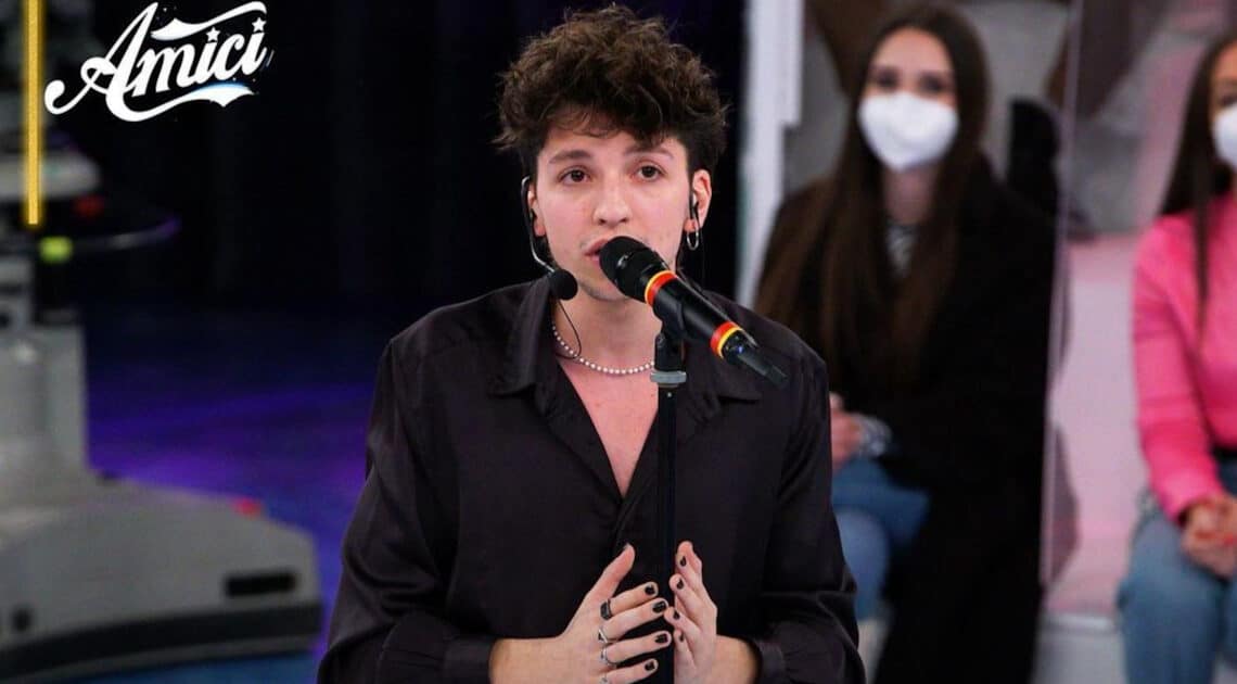 Amici 21, Sorpresa per Luigi, potrà produrre “Tienimi Stanotte” il suo nuovo inedito Amici 21, Sorpresa per Luigi, potrà produrre “Tienimi Stanotte” il suo nuovo inedito