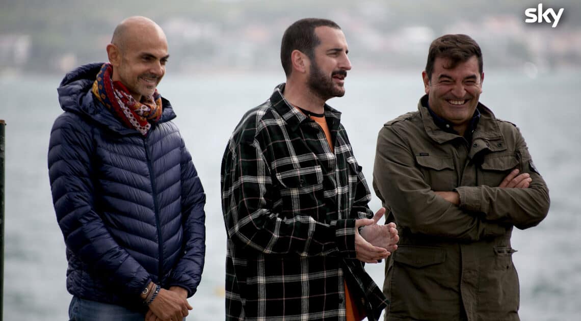 Pechino Express, terza tappa, il ritorno di Enzo Miccio e Max Giusti Pechino Express, terza tappa, il ritorno di Enzo Miccio e Max Giusti
