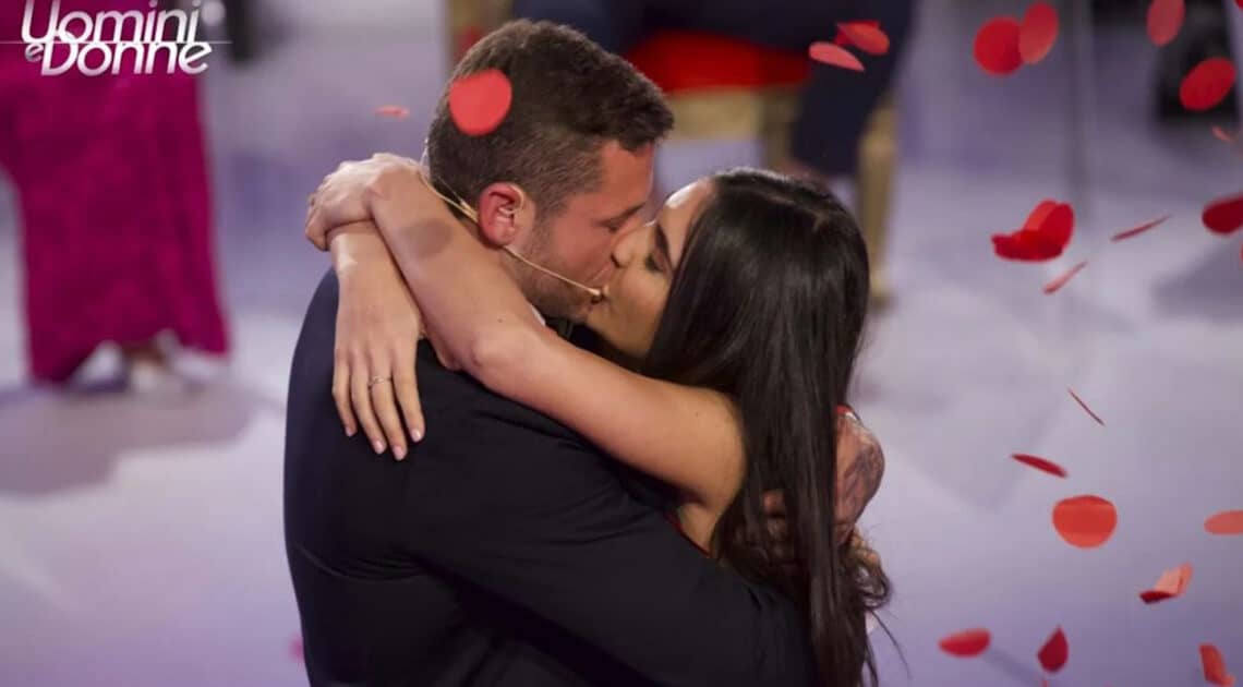 Uomini e Donne, Matteo Ranieri parla della sua scelta e della prima notte con Valeria Cardone Uomini e Donne, Matteo Ranieri parla della sua scelta e della prima notte con Valeria Cardone