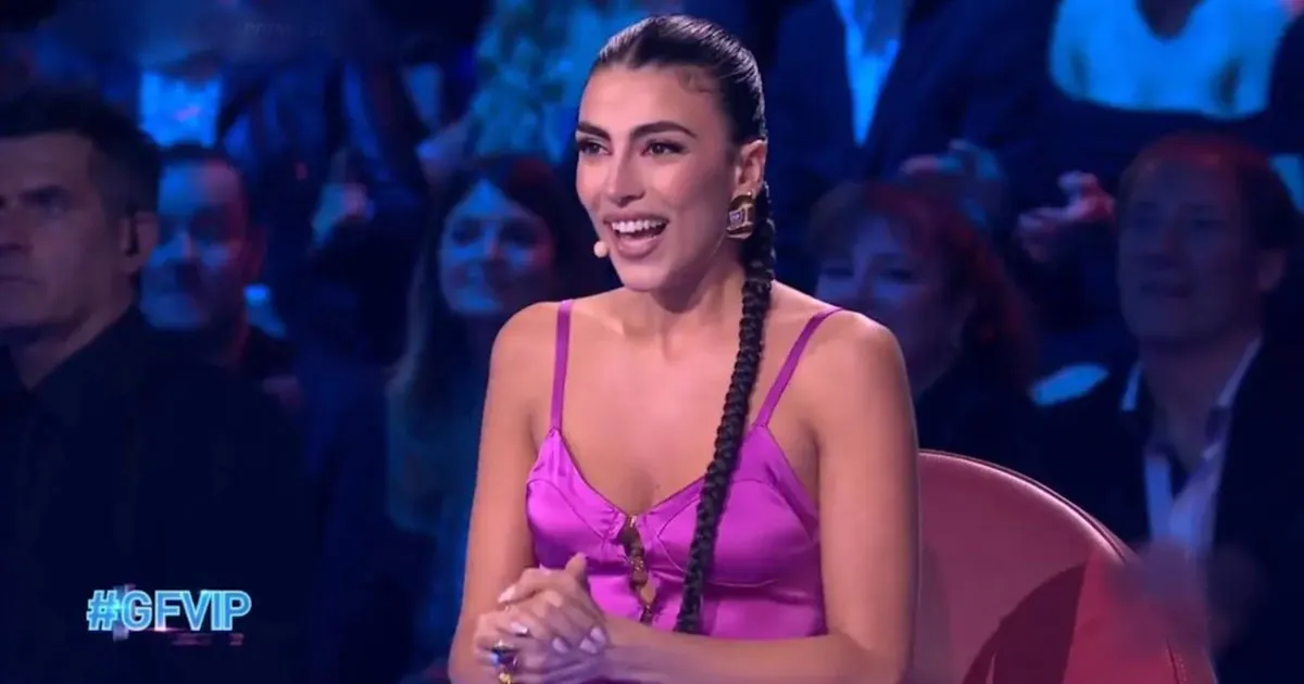 GF Vip, ecco come Giulia Salemi sceglie i tweet che manda in onda