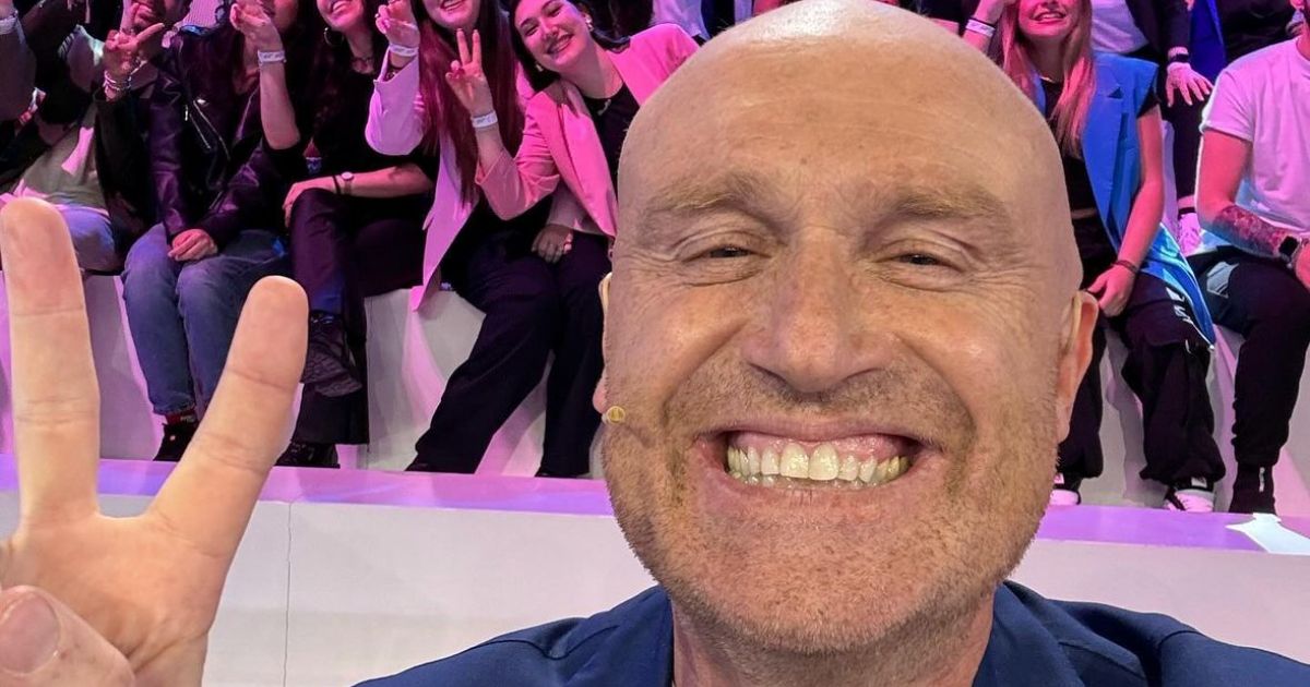 Rudy Zerbi confessa: il suo debole è un’ex di Amici, la ‘Alunna Perfetta’!”