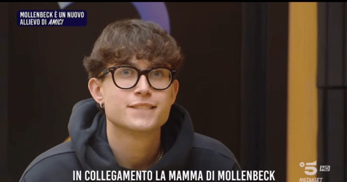 Amici 24, Mollenbeck è un nuovo allievo della scuola e chiama la madre per comunicarglielo (Video)