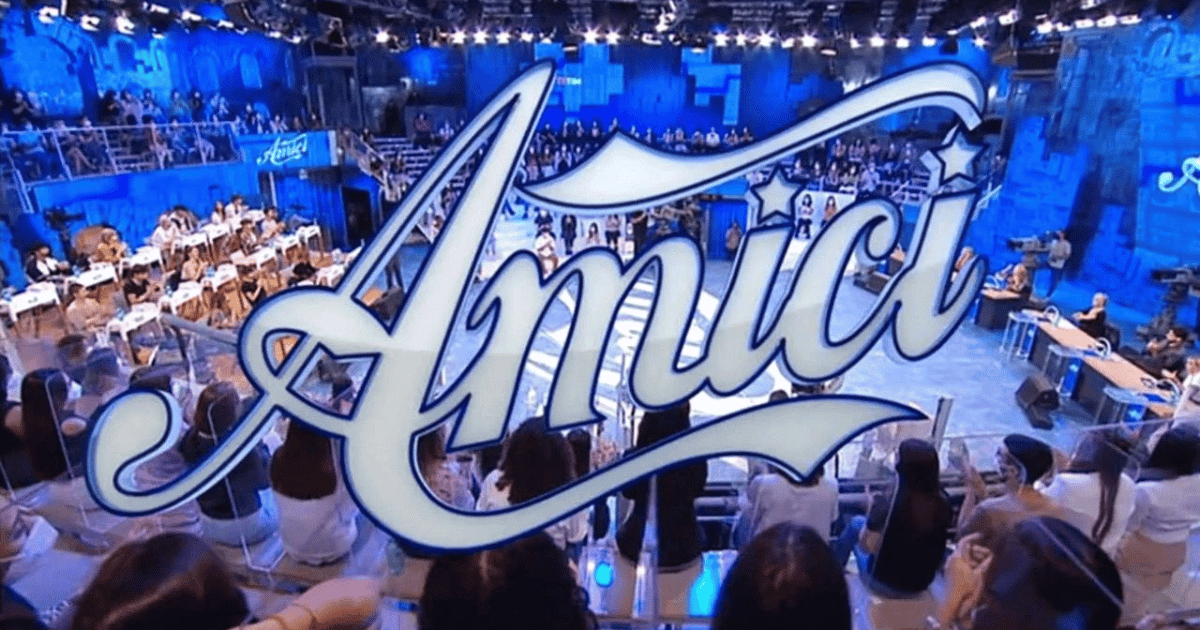 anticipazioni-amici-25-le-gare-di-canto-e-ballo-della-puntata-20-11-25