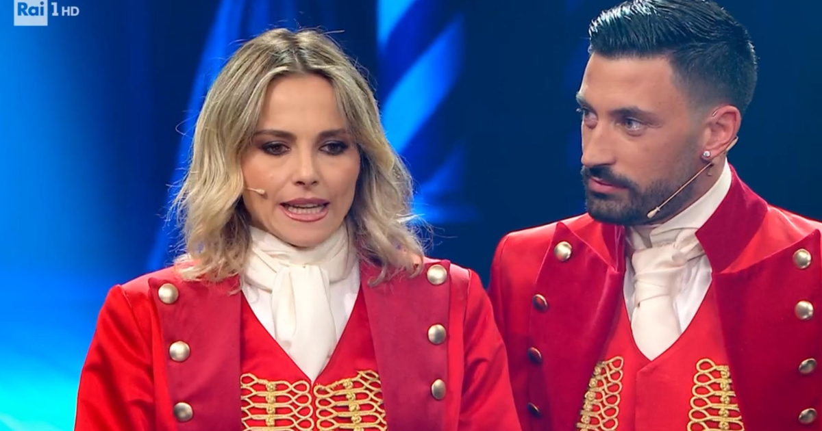 ballando-con-le-stelle-francesca-fialdini-si-ferma-tre-costole-fratturate