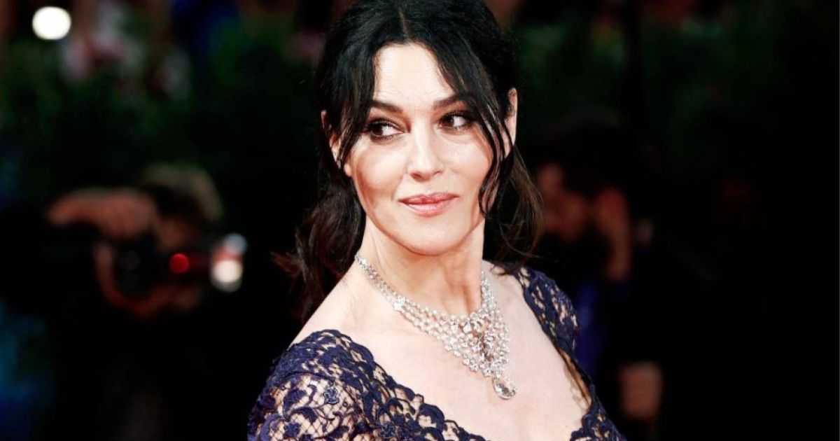 ESCLUSIVA – Colpo di scena a Sanremo 2026: Monica Bellucci super ospite a sorpresa stasera?